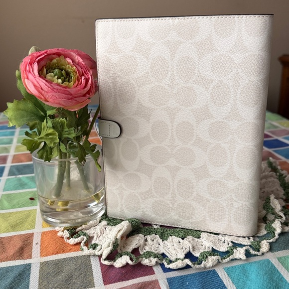 🌸 COACH NOTEBOOK IN SIGNATURE CANVAS 🌸 NWT🌸 - Picture 5 of 16